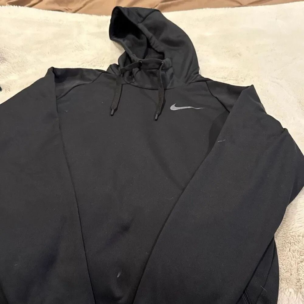 Nike dry fit black hoodie excellent condition